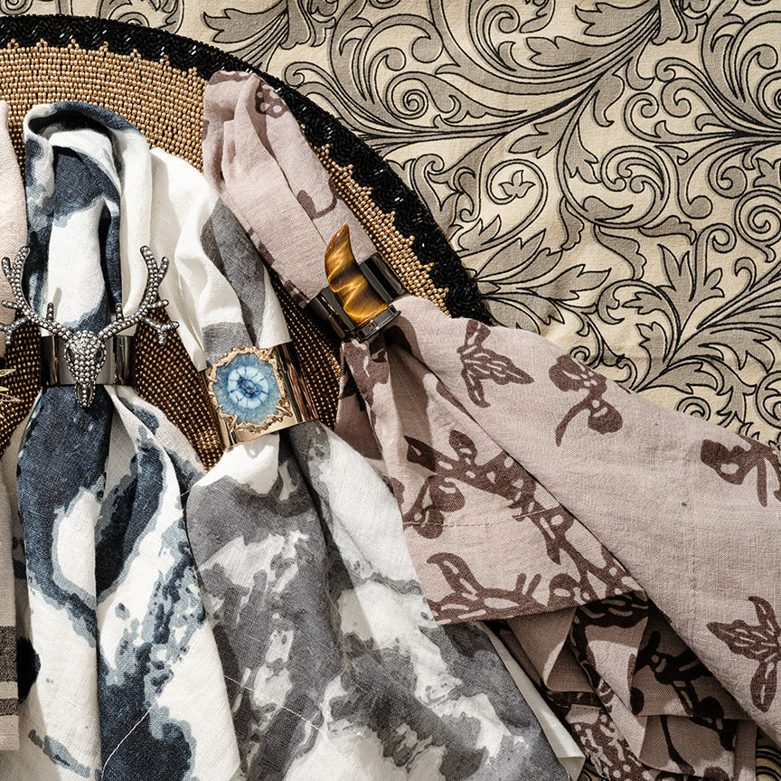 Damask print tablecloth, black