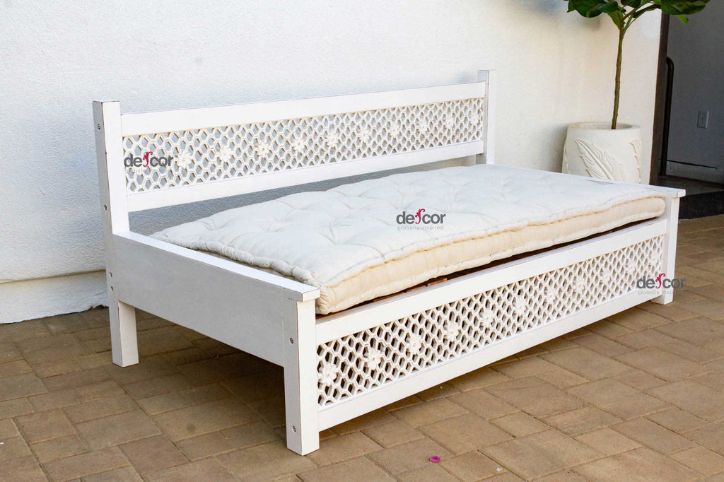 Moorish Floral Pearl Daybed Sofa - SmithHönig