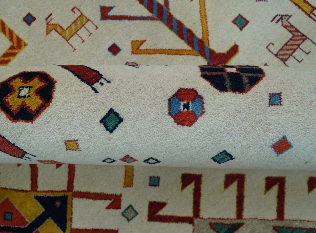 Lori Gabbeh Design Ivory 8x11.7 Hand Knotted wool Area Rug