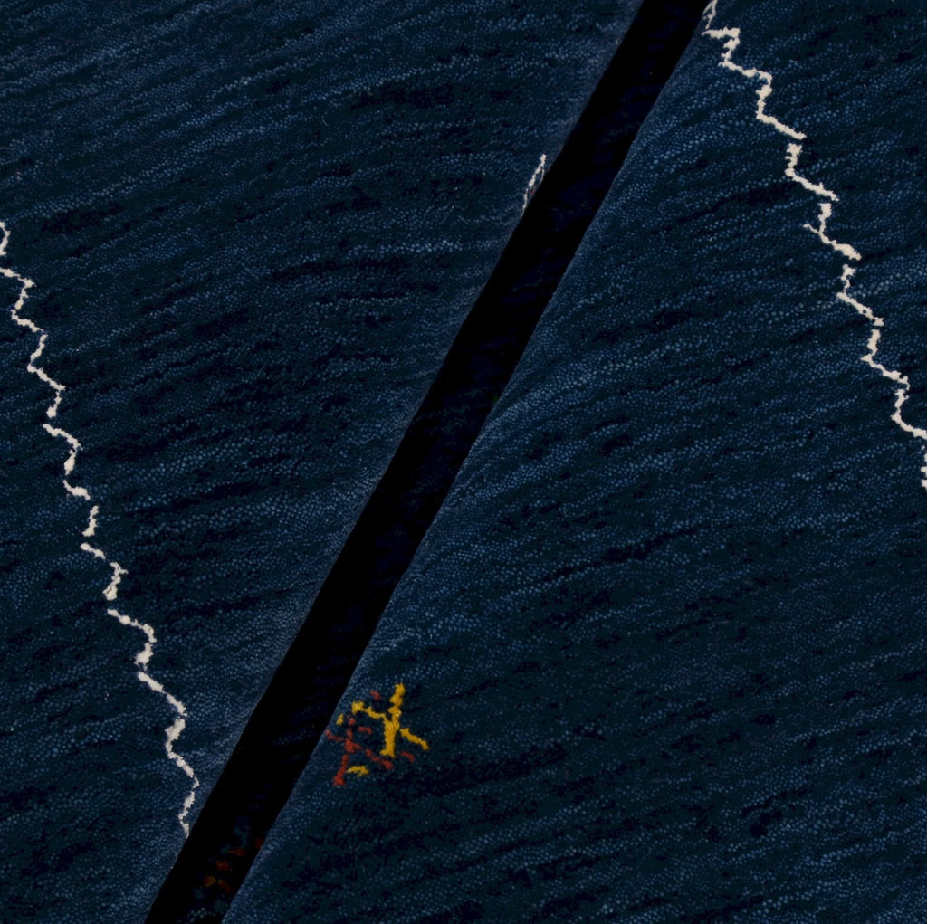 Ready to Ship Blue And White Modern Design Hand Loomed Wool Area Rug